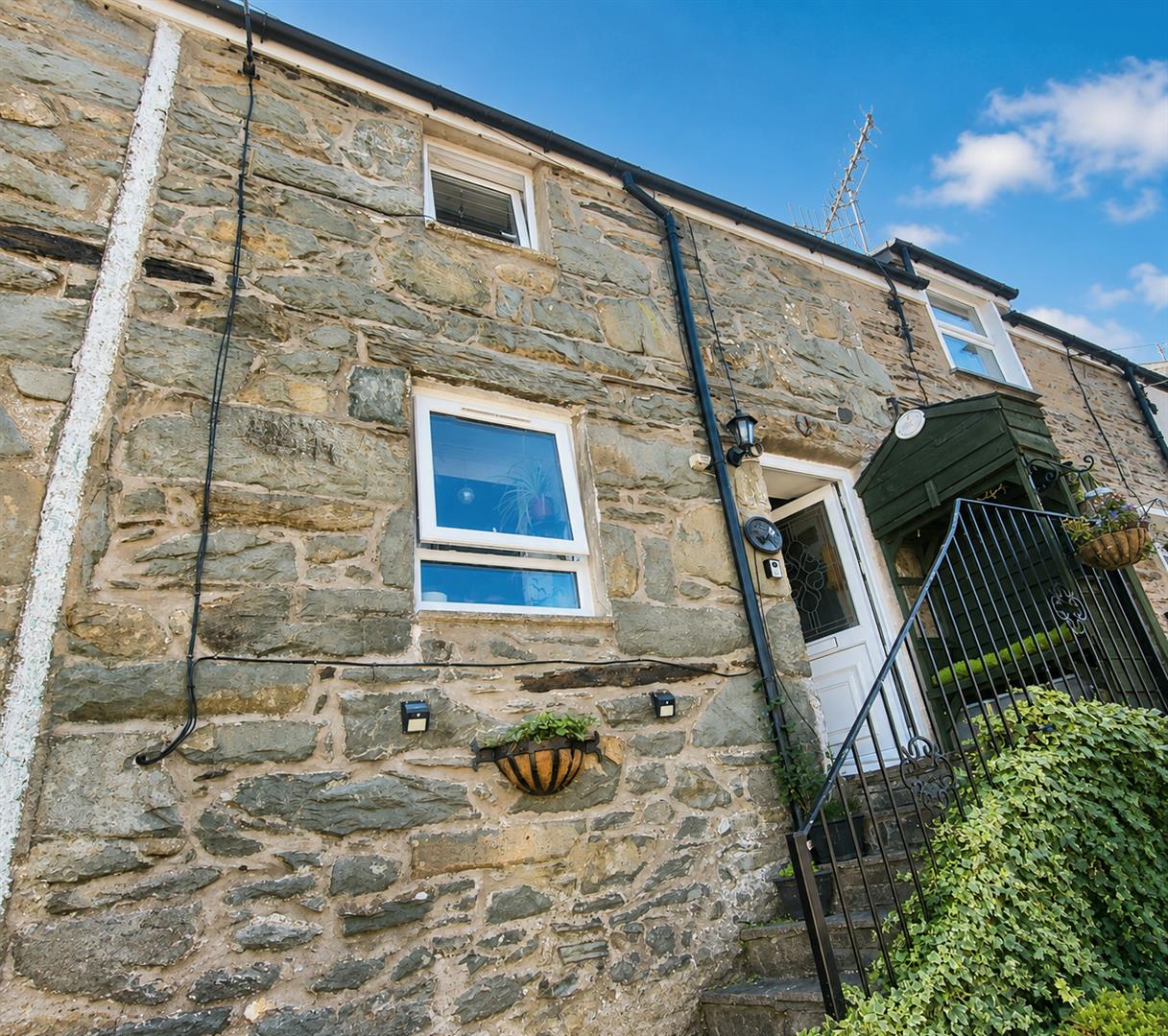 2 Bryn Street, Talsarnau